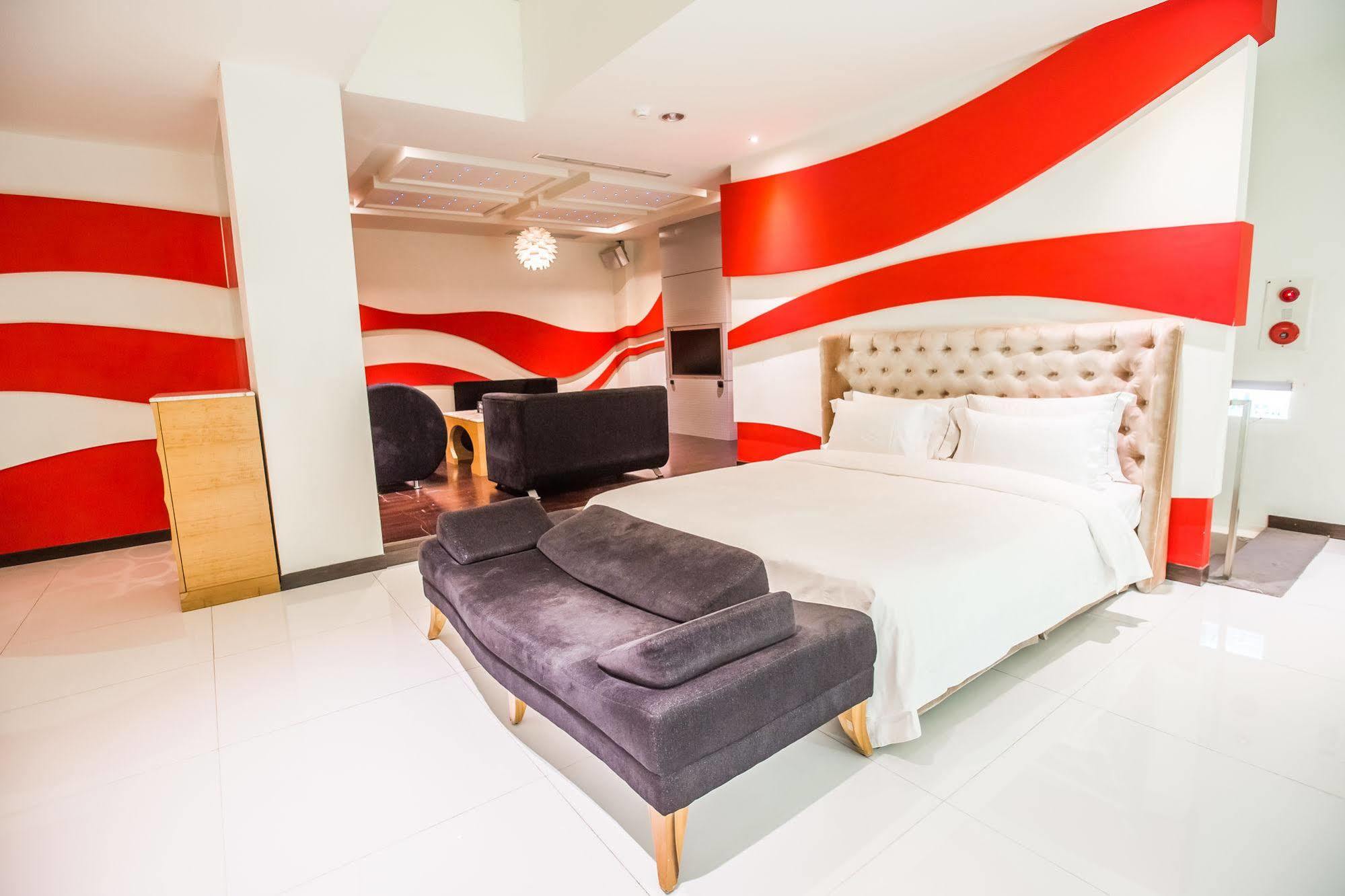OHYA Chain Boutique Motel-Xinying Extérieur photo