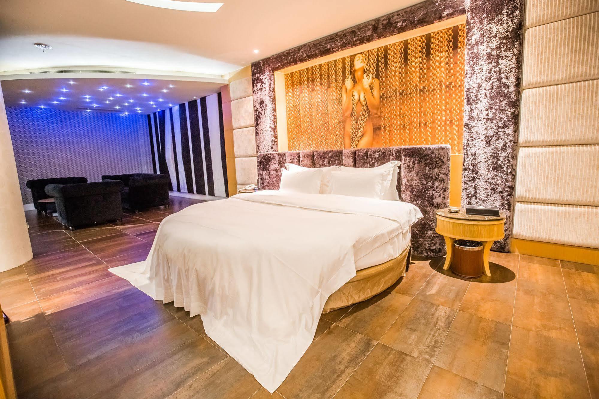 OHYA Chain Boutique Motel-Xinying Extérieur photo